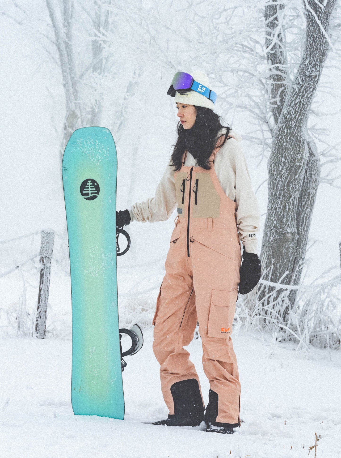 Iconic 23 Ski/Snowboard Bib Pants Women Peach Whip