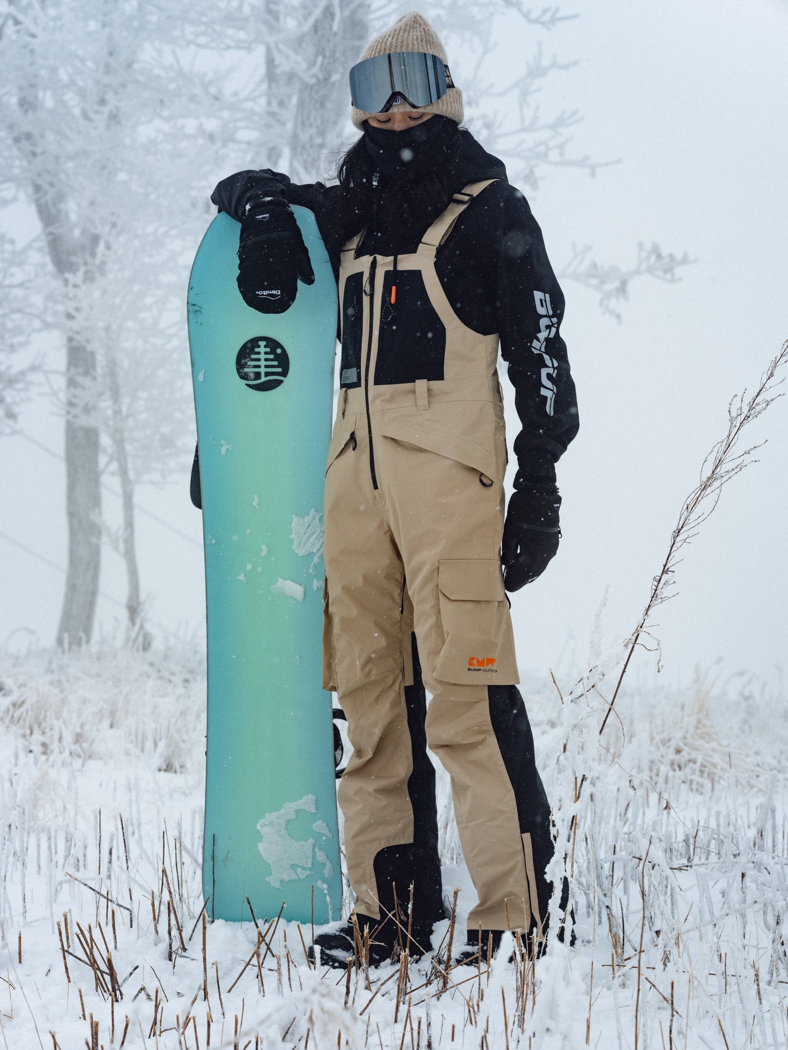 Iconic 23 Ski/Snowboard Bib Pants Women Khaki